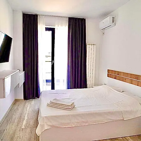 Mamaia-nord Boutique アパート ナボダリ