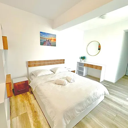 Mamaia-nord Boutique アパート